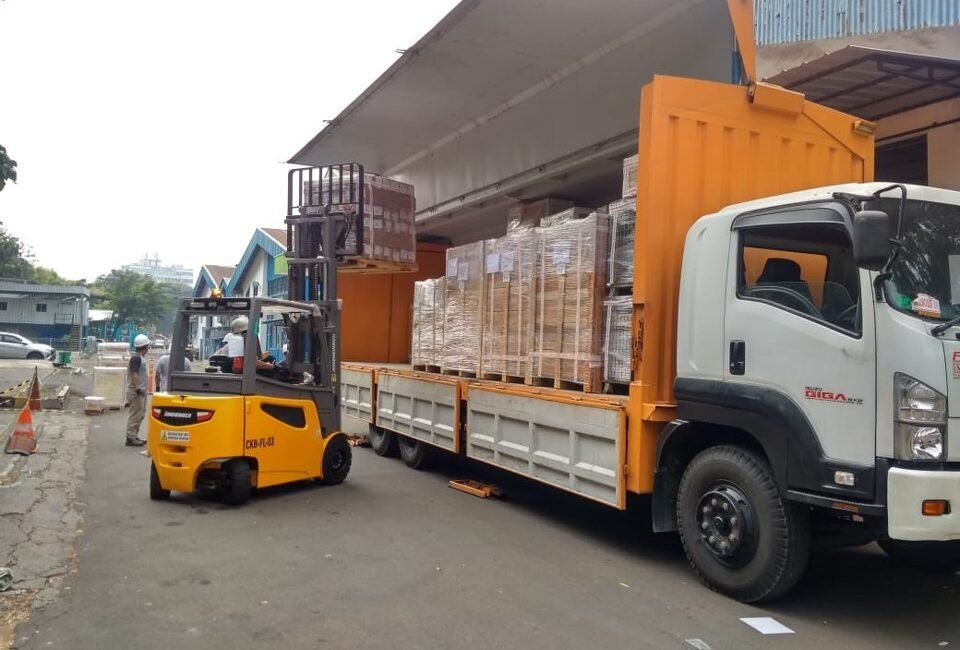 jasa-sewa-truk-usend